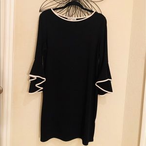 BLACK & WHITE BELL SLEEVE MINI DRESS